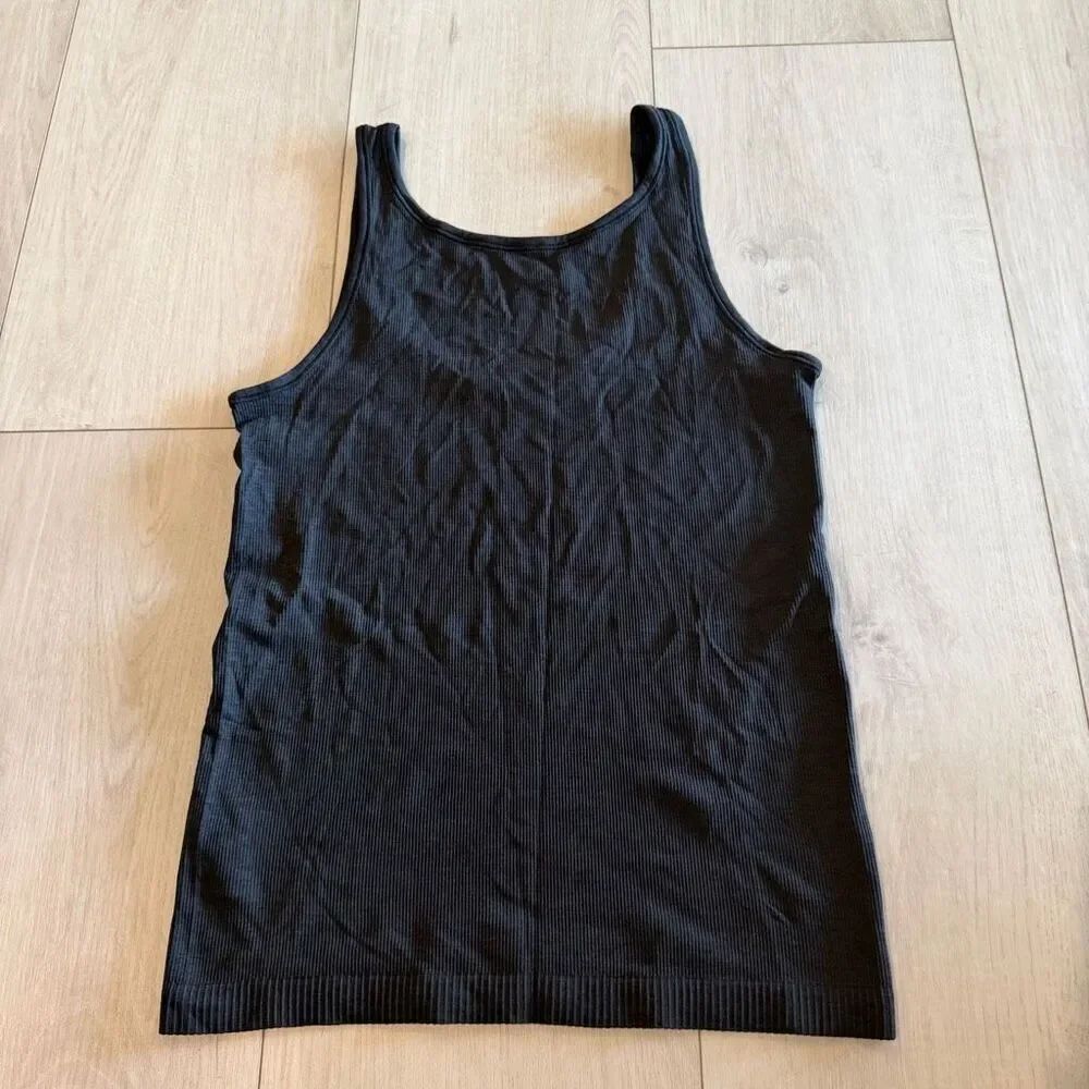 Lululemon women’s top size 8